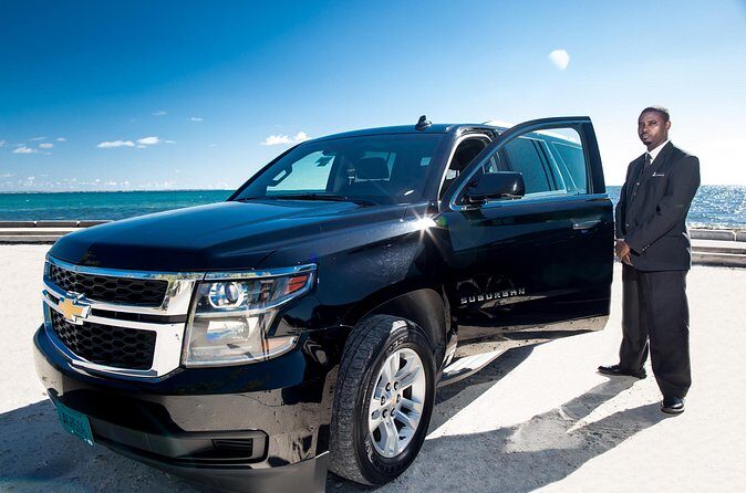 Bahamas Airport One Way Private Transportation (Departure Only) - Small stop requests: grocery and liquor pickups can happen