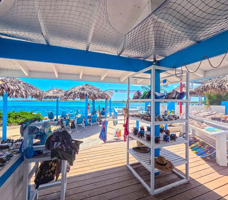 Nassau: Beach Day at SunCay incl. Lunch - Boat Tour - Optional extras: snorkeling, iguanas, and swimming pigs